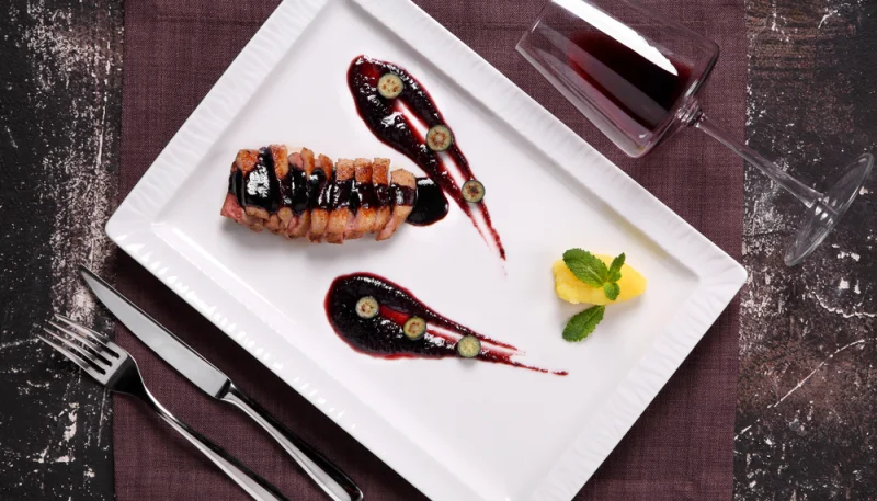 Pato con mermelada de frambuesa