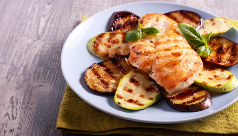 Pollo asado con berenjenas