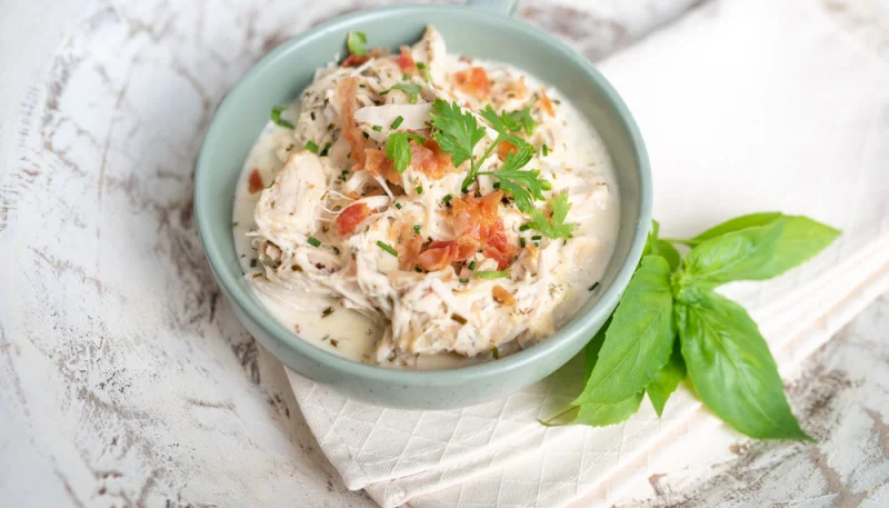 Pollo en salsa de queso