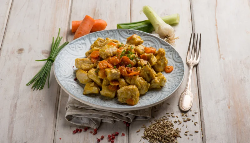 Pollo salteado con zanahorias