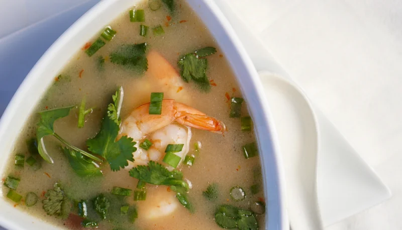 Sopa de gambas y perejil