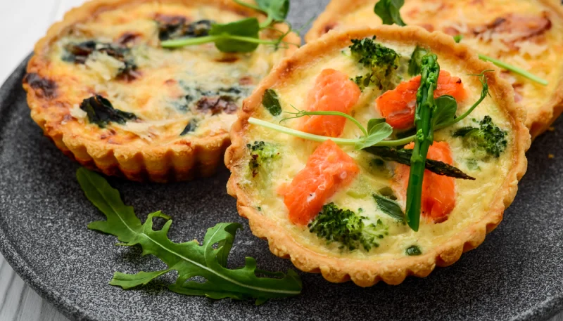 Tartaletas con pollo y salmón