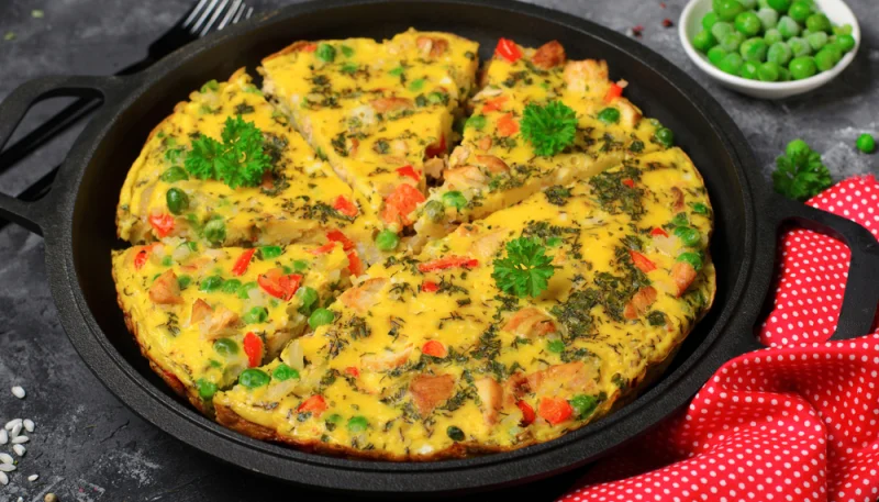 Tortilla con pollo y verduras