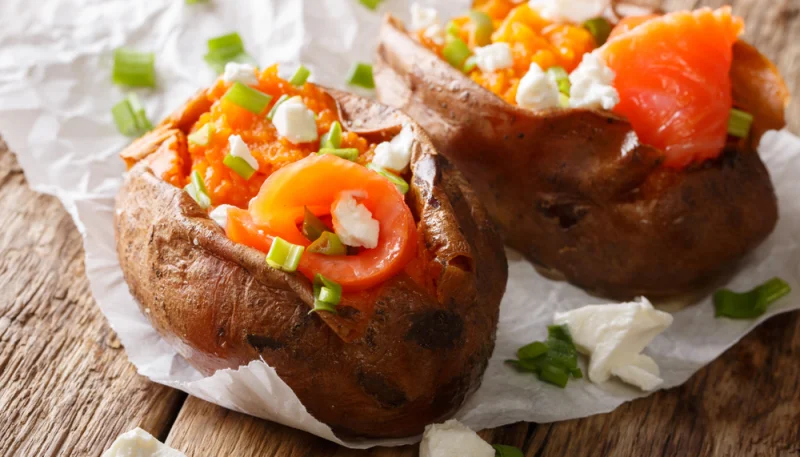 Batatas rellenas con salmón