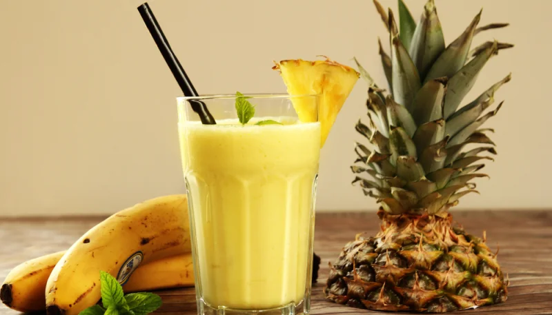 Batido de piña y plátano
