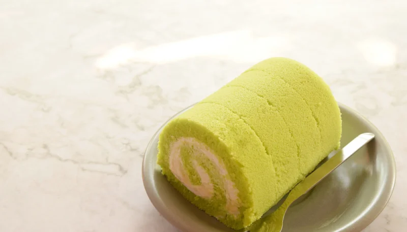 Brazo de gitano con té matcha