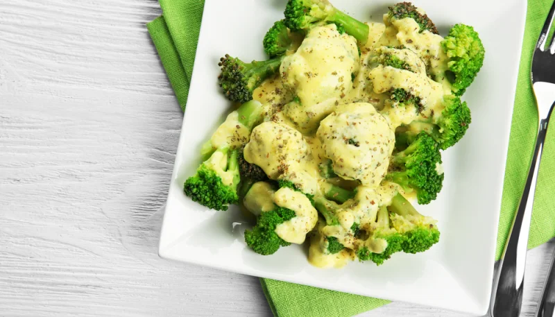 Brócoli con crema de queso