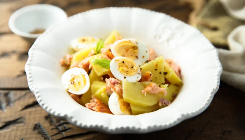 Ensalada de salmón y patatas