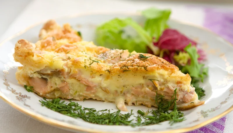 Tarta salada de salmón