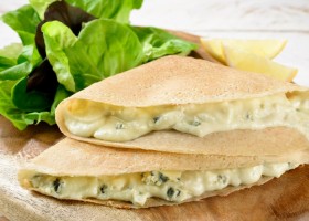 Crepes rellenas de queso azul