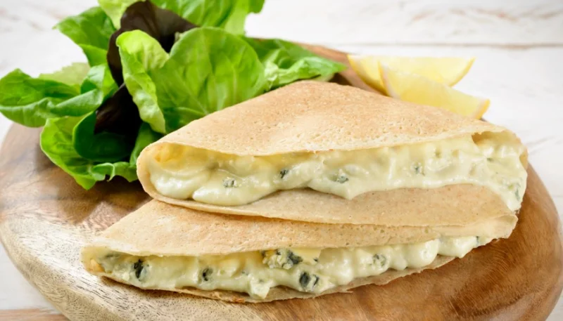 Crepes rellenas de queso azul