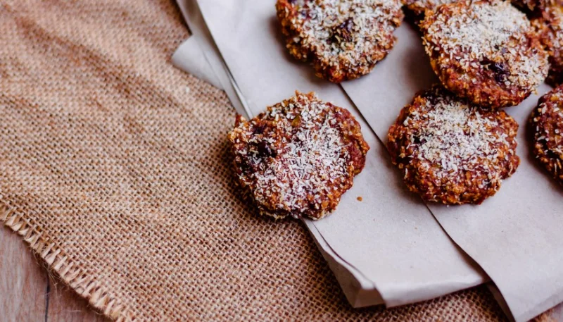 Galletas con plátano, coco y cacao
