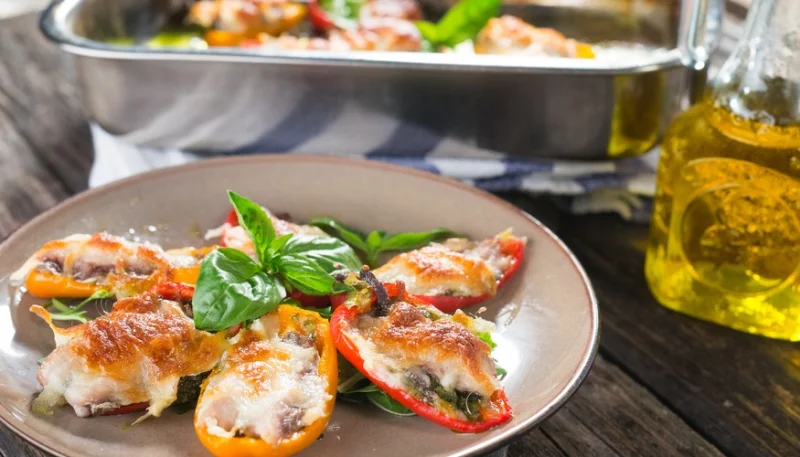 Pimientos con mozzarella y anchoas