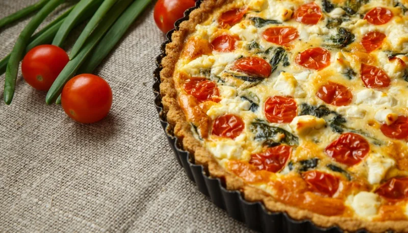 Quiche de tomates cherry y albahaca