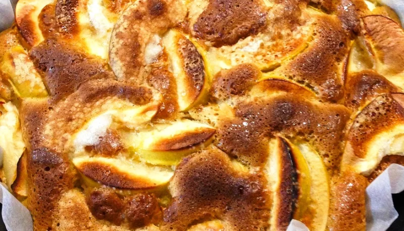 Tarta de manzana en sartén