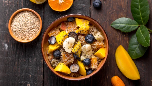 Ensalada de quinoa y frutas