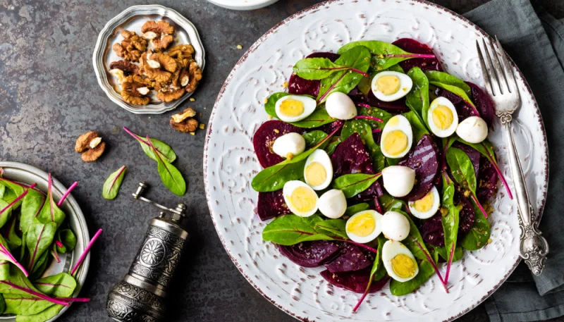 Ensalada de remolacha y huevos