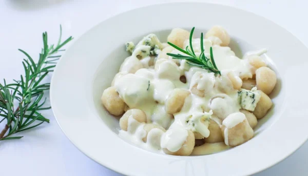 Ñoquis con salsa de Cabrales