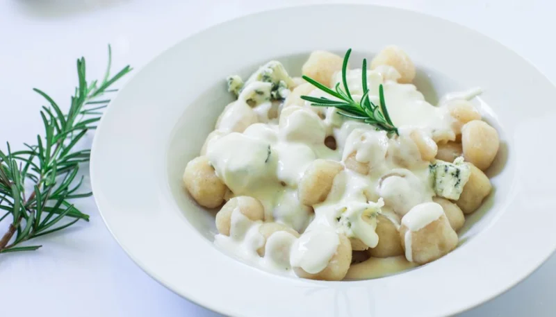 Ñoquis con salsa de Cabrales