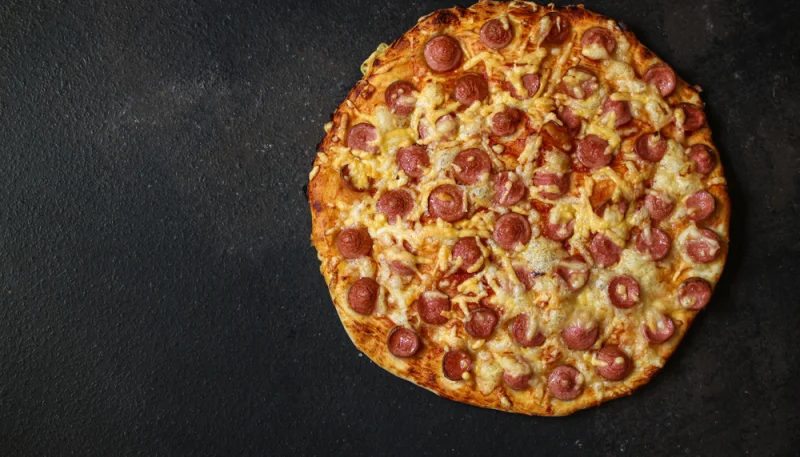 Pizza con salchichas