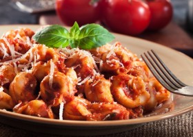 Tortellini con tomate