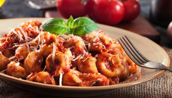 Tortellini con tomate