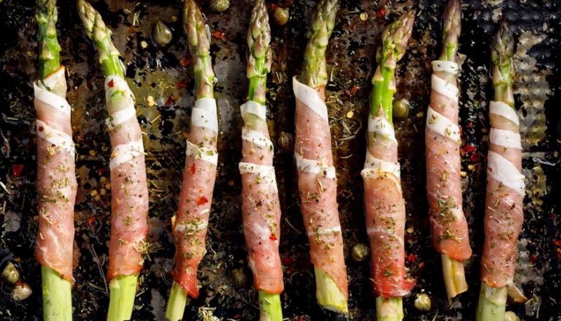 Espárragos con jamón