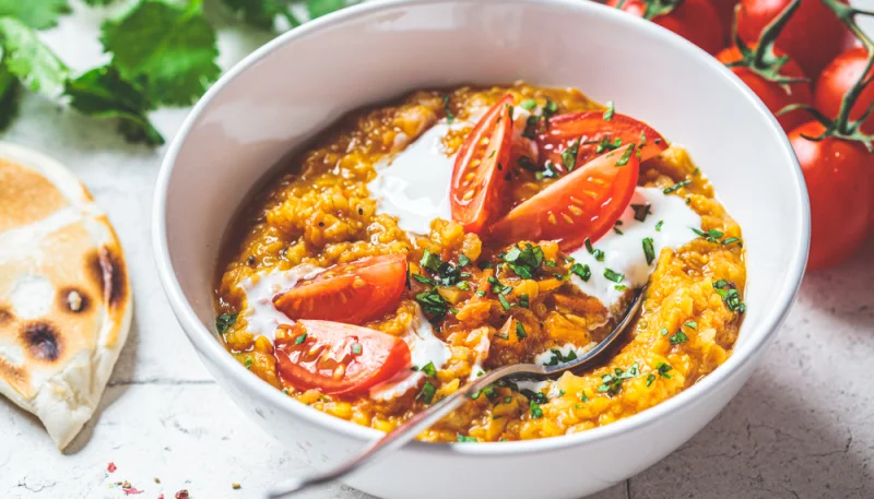 Sopa de lentejas y tomates