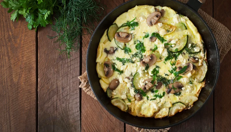 Tortilla de calabacín y champiñones
