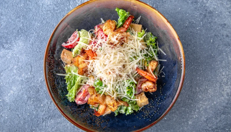 Ensalada César con gambas
