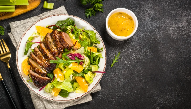 Ensalada de pato y naranjas
