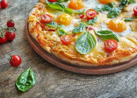 Pizza con huevos
