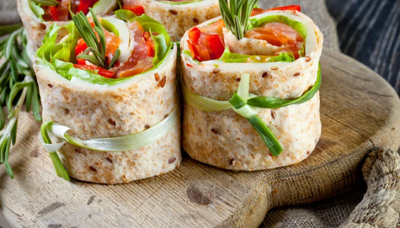Mini wraps con atún y verduras