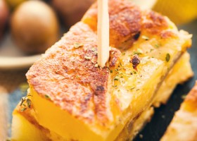 Pinchos de tortilla con pimiento