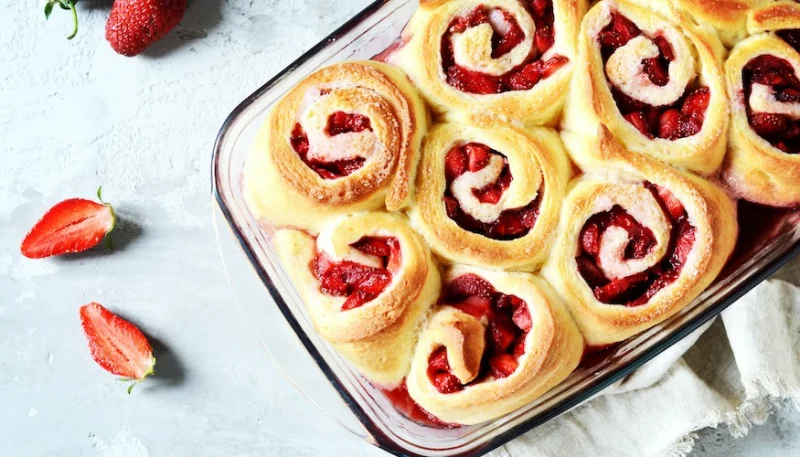 Rollitos rellenos de fresas