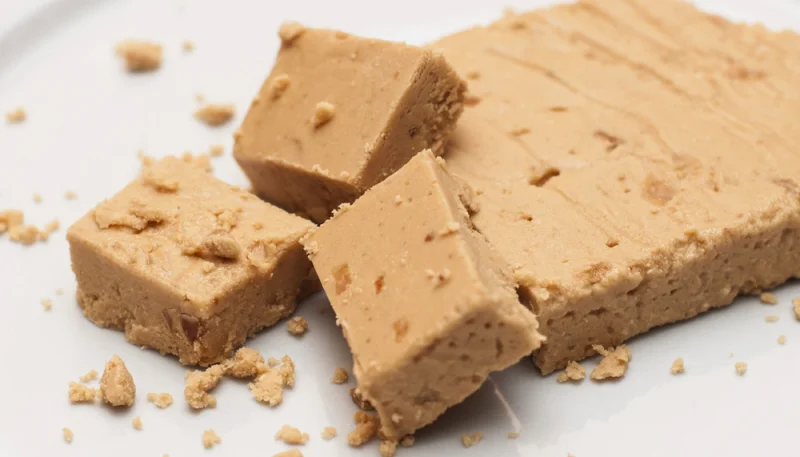 Turrón de mazapán de almendras y miel