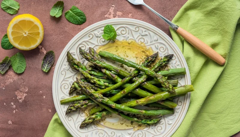 Espárragos con mantequilla