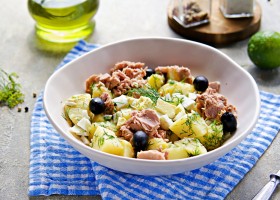 Patatas aliñadas con atún