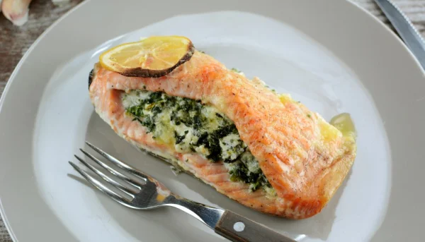 Salmón relleno de verduras