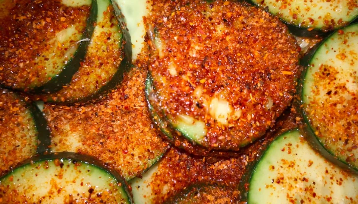 Calabacín a la plancha con jamón y cerezas