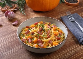 Espaguetis con carbonara de calabaza