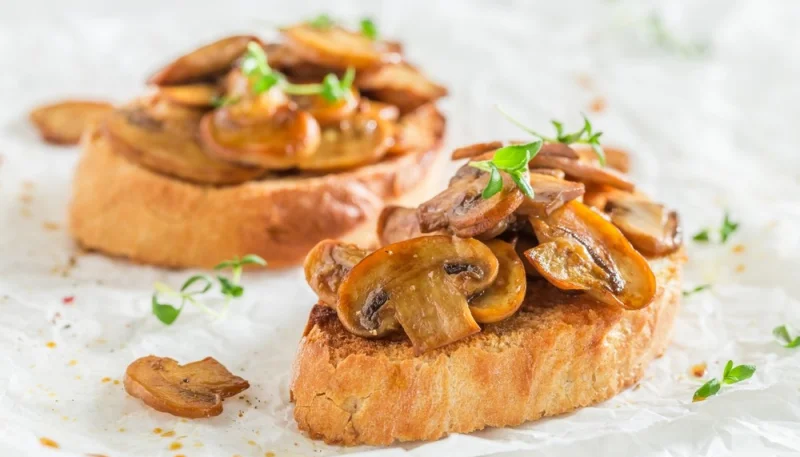 Canapé de champiñones en vinagre