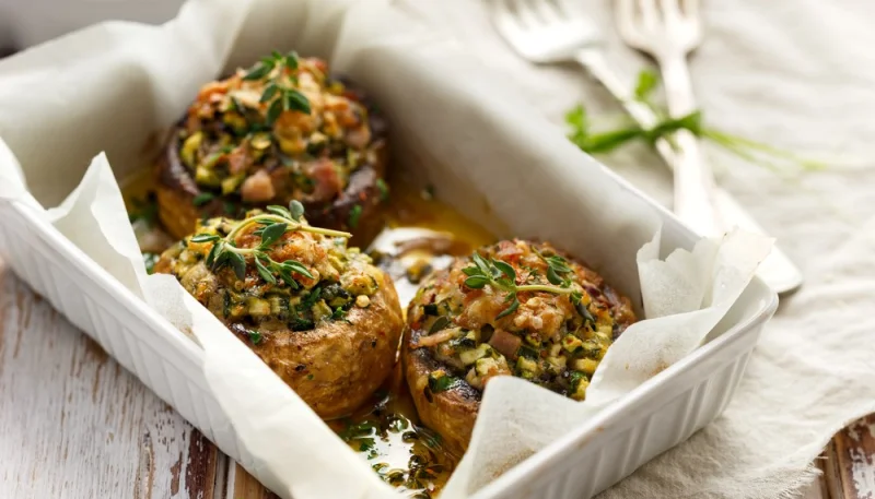 Champiñones rellenos de cebolla