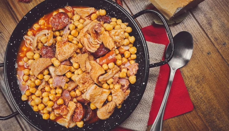Potaje de garbanzos con chorizo