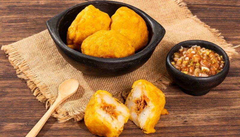 Papas rellenas colombianas