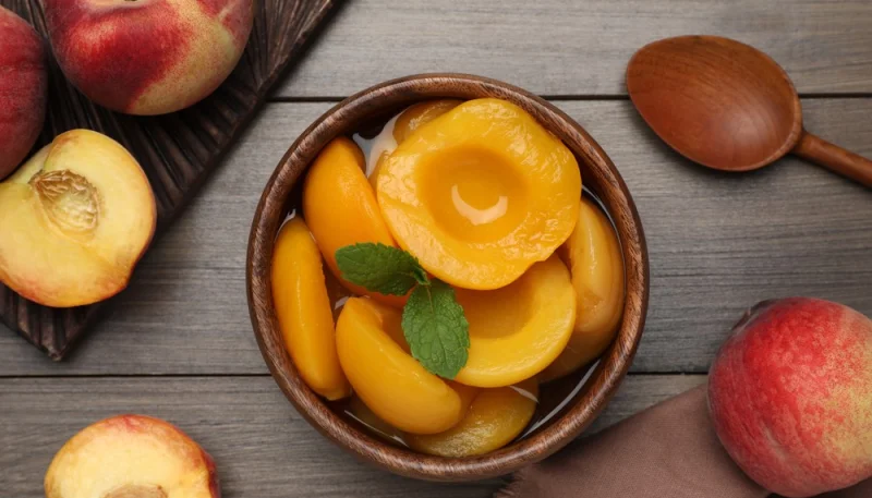 Melocotones en almíbar con menta